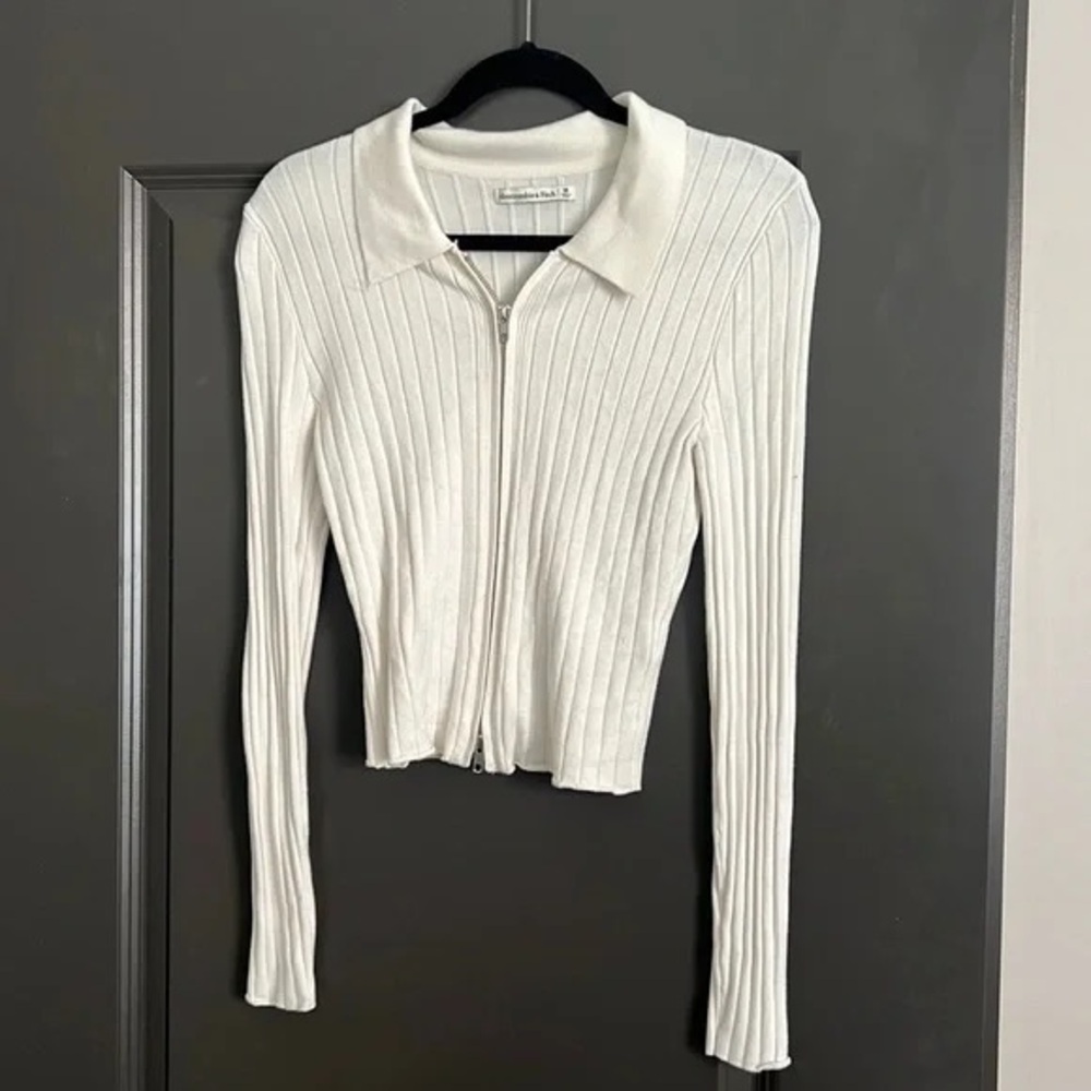 🤍 Abercrombie & Fitch White Zip Up Jacket 🤍